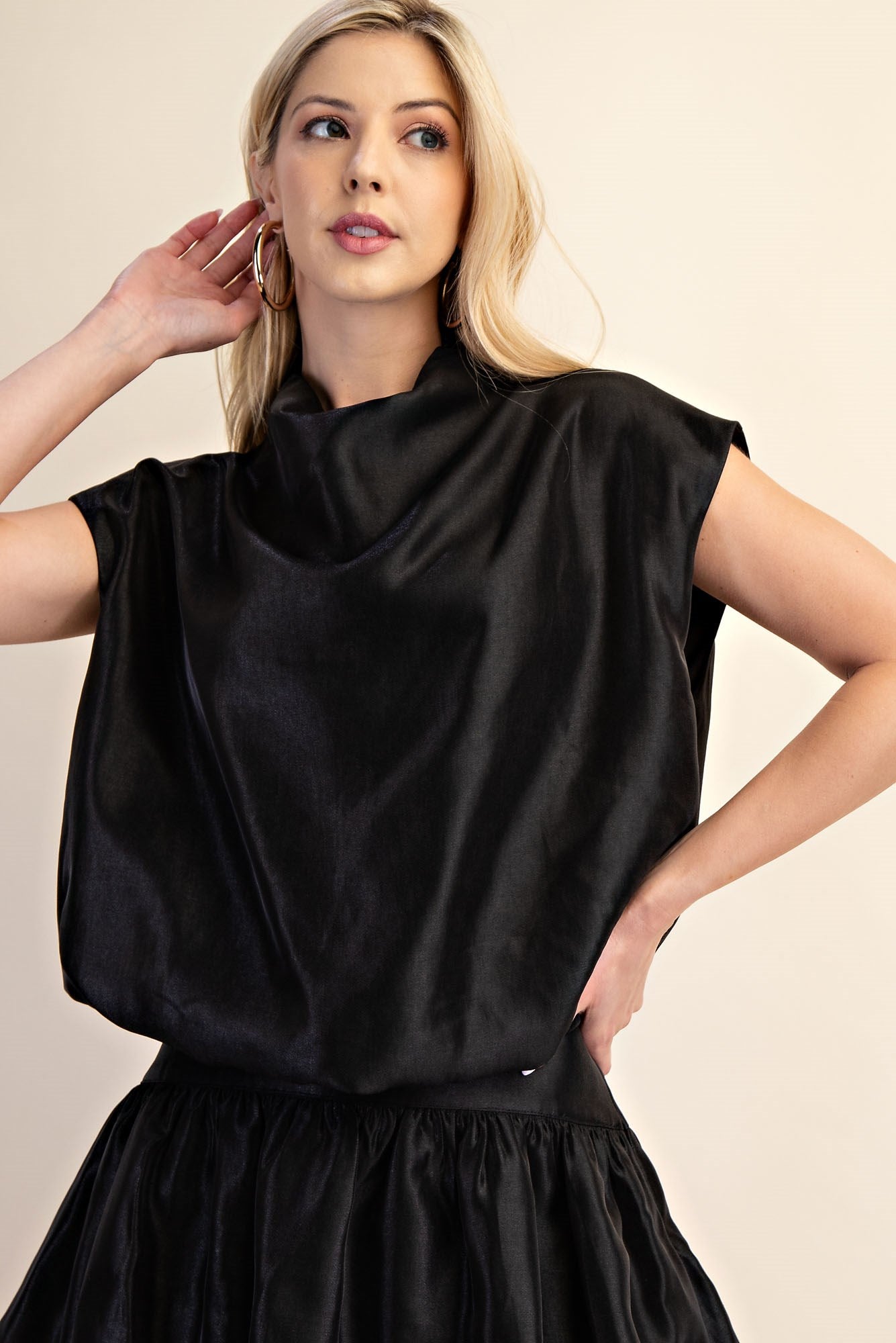Black Luxe Balloon Top