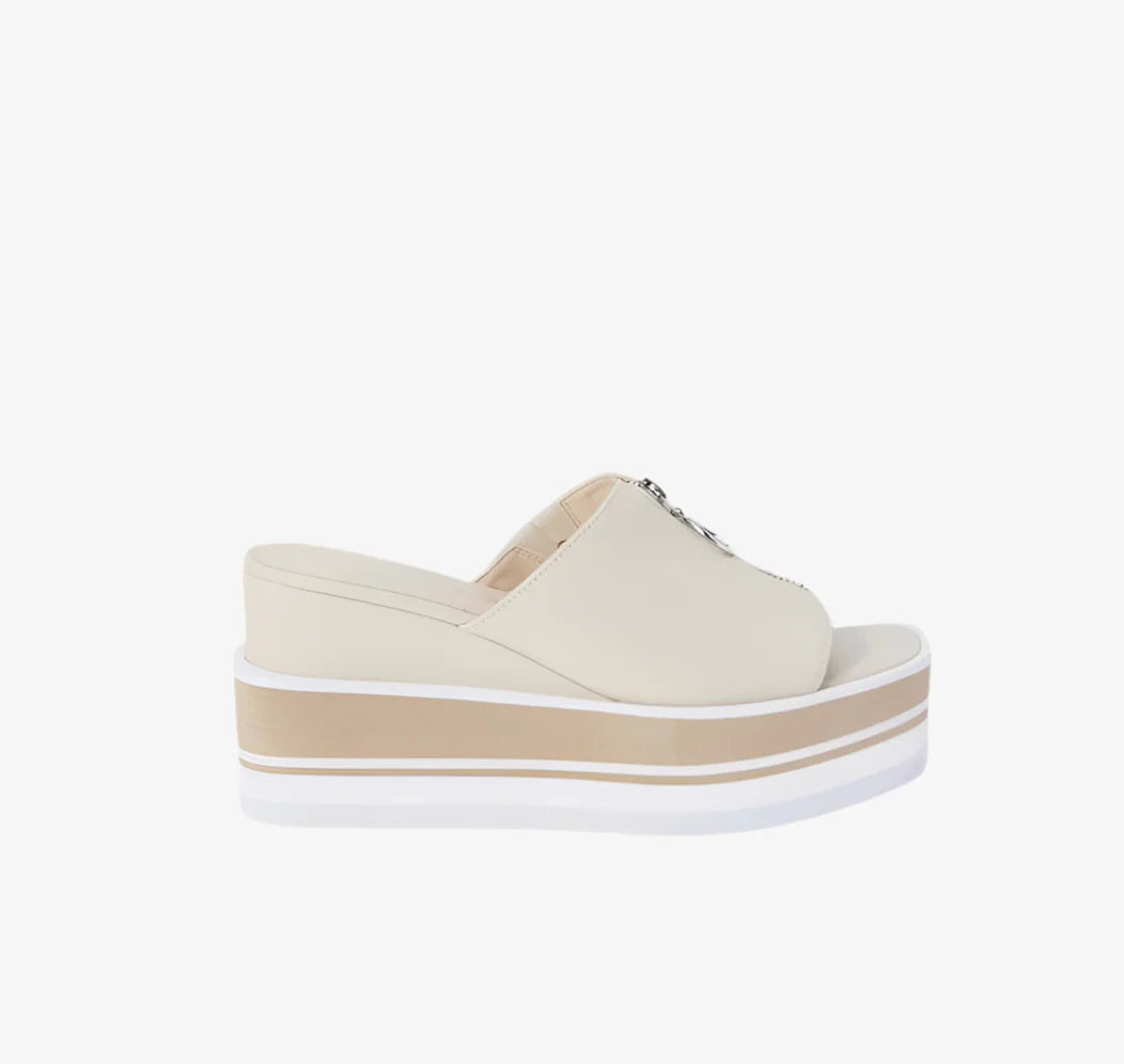 The Charleston Wedge