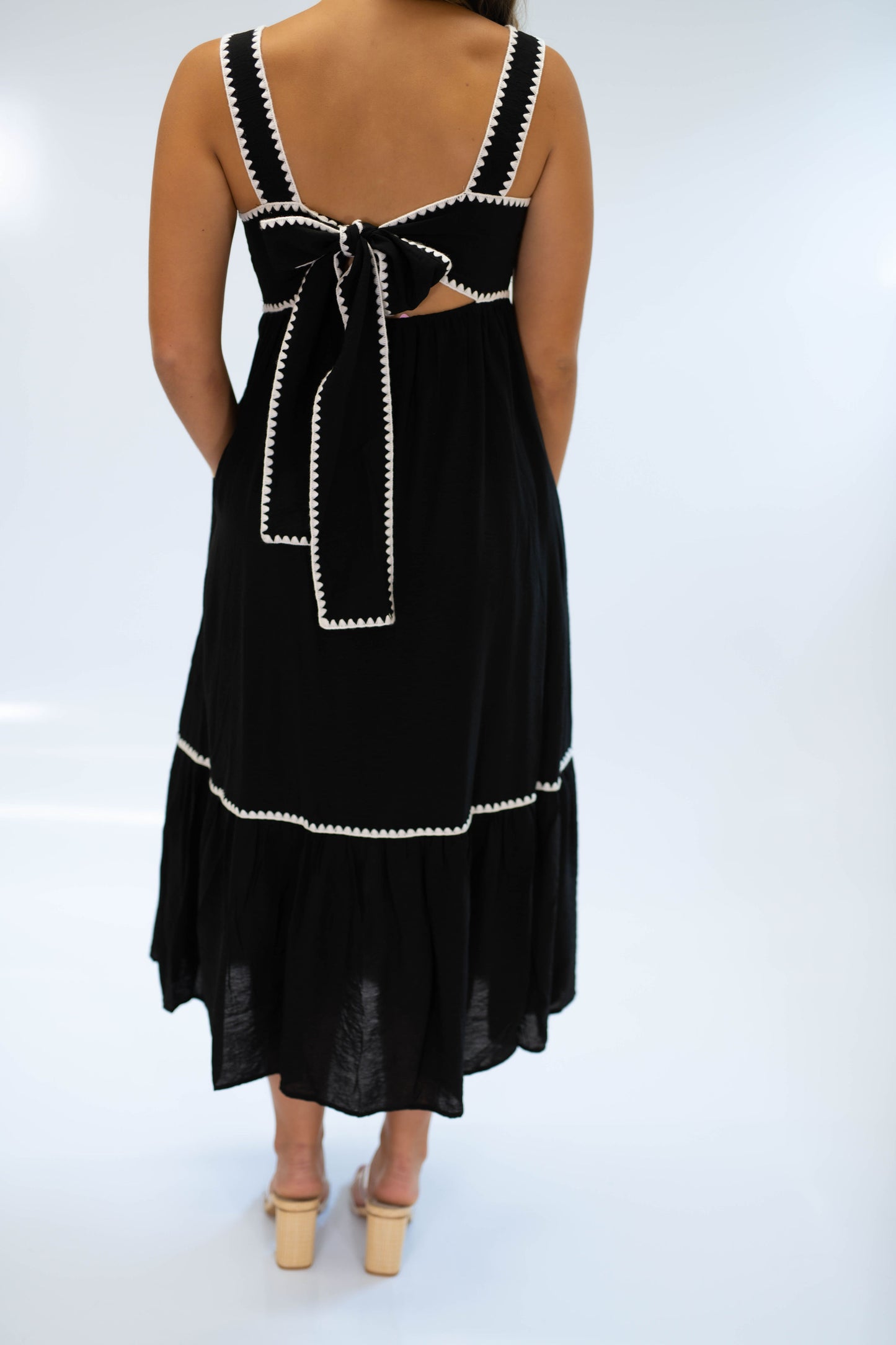 The Harbor Bloom Dress in Balck