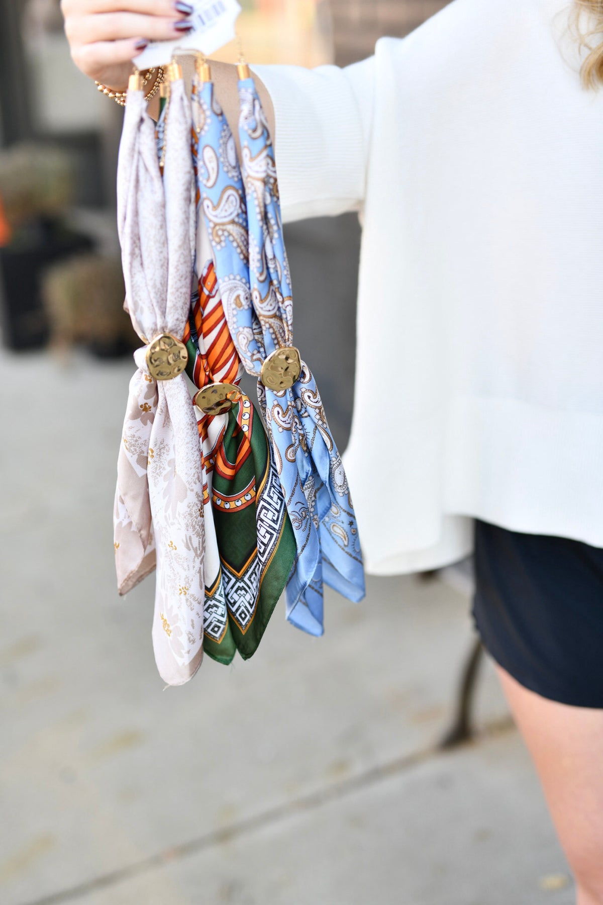 Printed Scarf Round Ring Necklace-Blue/Ivory