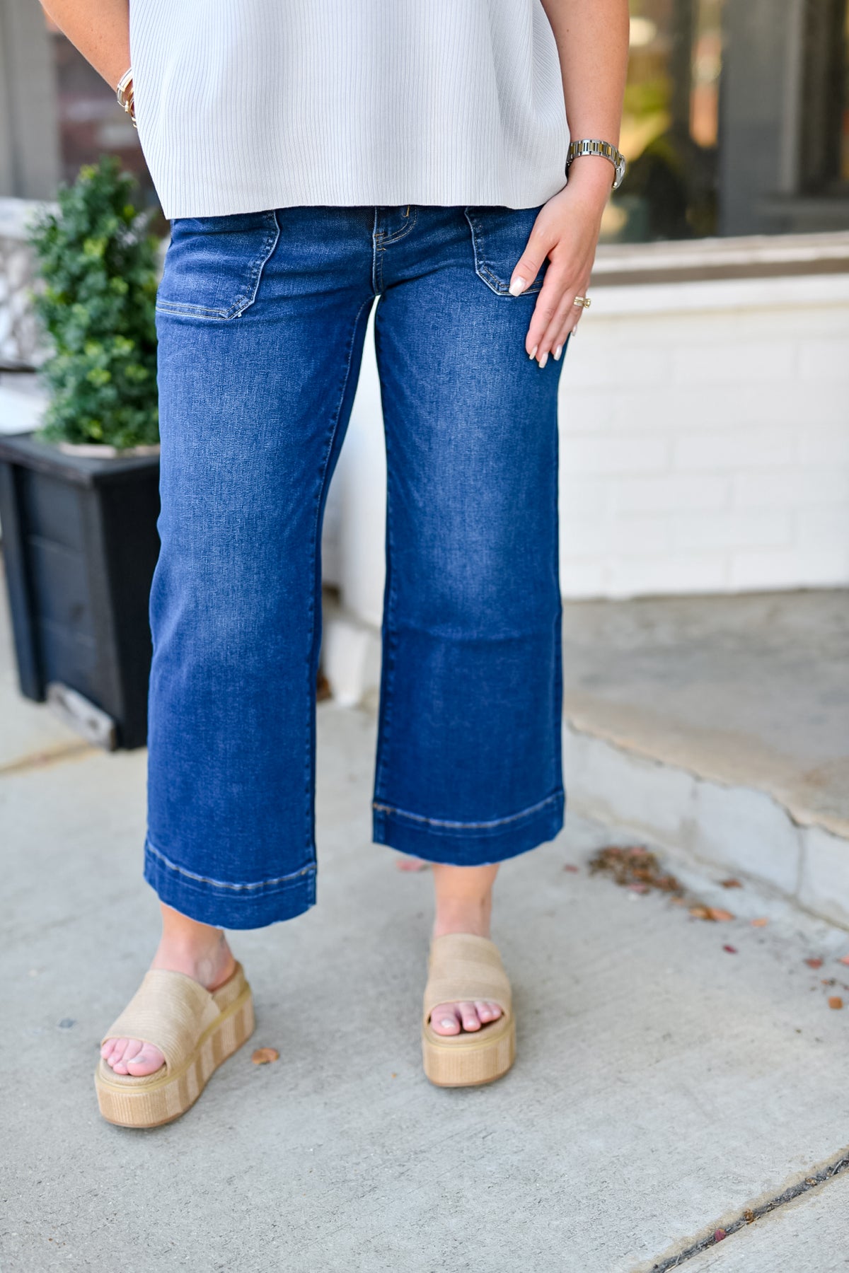 Utility Pocket Cropped Wide Leg Denim Pants