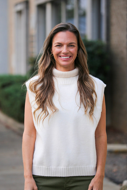 Mock neck Sweater vest in oatmeal