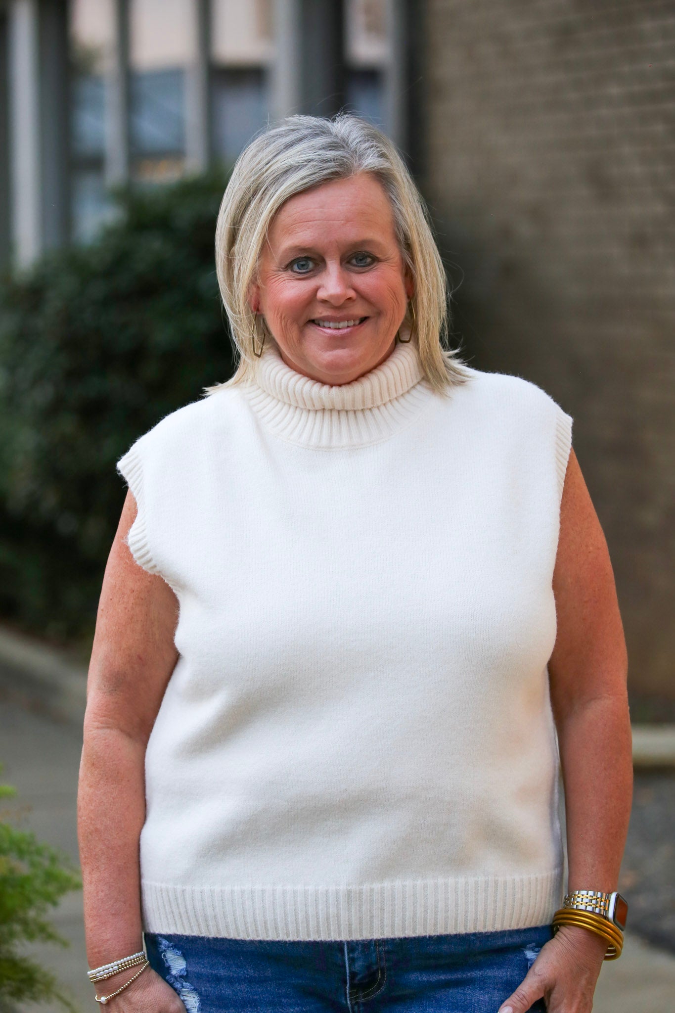 Mock neck Sweater vest in oatmeal