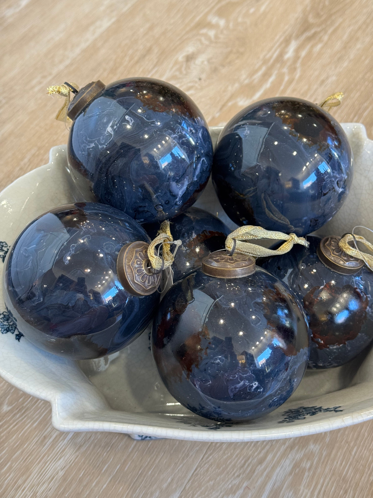 Lucca Glass ornament 4”